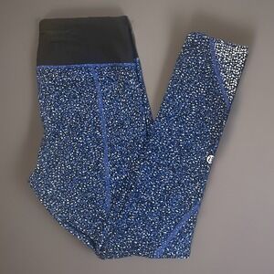 Lululemon Woman's Blue Pattern Athletic Leggings‎ Size 6